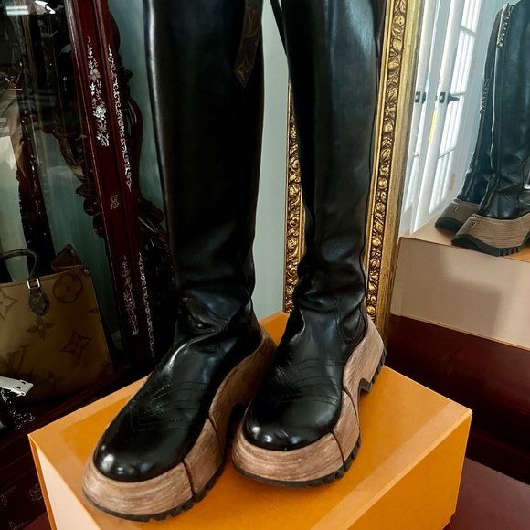 Louis Vuitton Tall Zoom Platform Boots - Picture 2 of 4